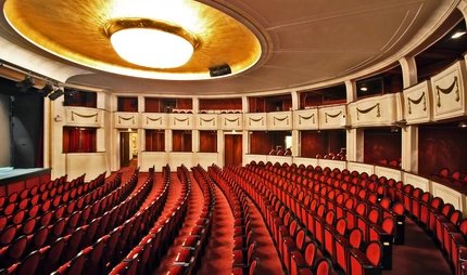 Theater und Komödie am Kurfürstendamm Innenraum der Komödie am Kurfürstendamm