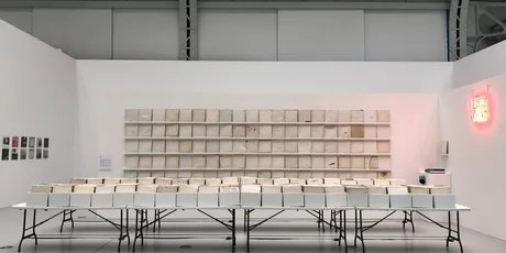 Akademie der Künste: We Buy White Albums von Rutherford Chang Akademie der Künste: We Buy White Albums von Rutherford Chang