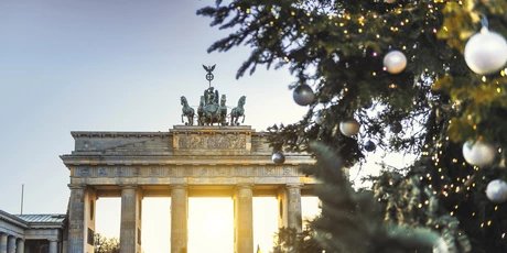 Brandenburg Gate with Christmas tree Brandenburg Gate with Christmas tree_Berlin