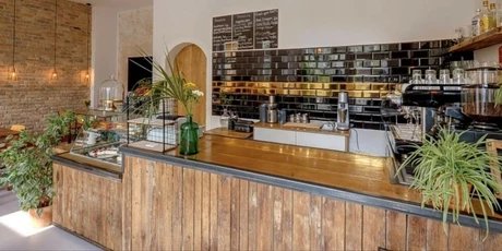 Tresen im gemütlichen KleinMein Coffee & Food Tresen des KleinMein Coffee & Food
