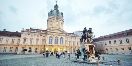Schlossplatz Schloss Charlottenburg Berliner Sehenswürdigkeit Schloss Charlottenburg