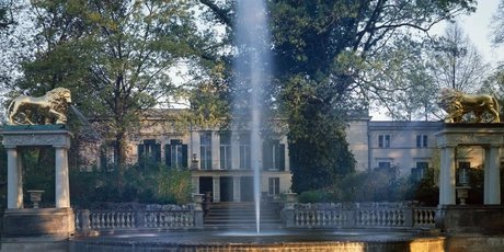 Palazzo Glienicke con fontana Palazzo Glienicke con fontana