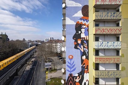 Mural "Brave Wall" von  Kate Voronina in Zusammenarbeit mit Emily Eldridge