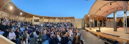 Luftschloss Atze Musiktheater in Berlin, spectators Luftschloss Atze Musiktheater in Berlin, spectators