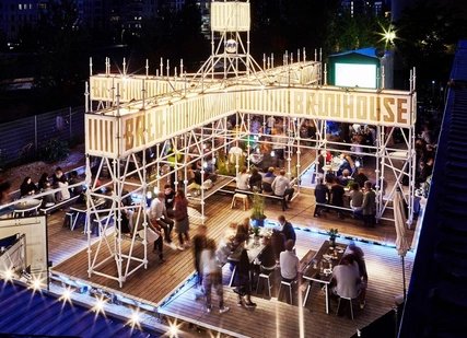 Beer garden BRLO Brwhouse Beer garden BRLO Brwhouse at Parc Gleisdreieck in Berlin