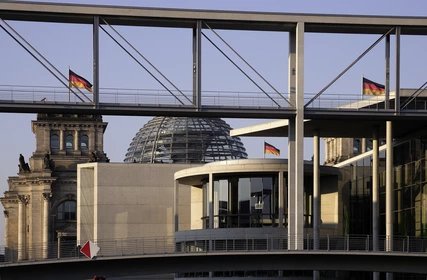 Bridge Paul Löbe Haus Bridge of the "Paul-Löbe-Haus"