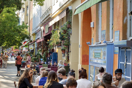 Cafés und Läden im belebten Bergmannkiez