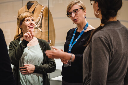 Menschen mit Hörbehinderungen im Deutschen Historischen Museum