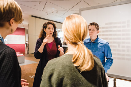 Menschen mit Hörbehinderungen im Deutschen Historischen Museum