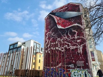 Street Art at the Bernauer Strasse Memorial: Incisive by Xi-Design Street Art at the Bernauer Strasse Memorial: Incisive by Xi-Design