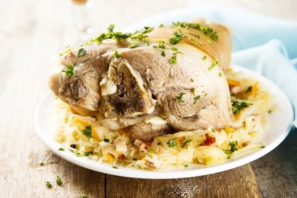 Berlin Cuisine: Eisbein mit Sauerkraut Berlin Cuisine: Eisbein mit Sauerkraut