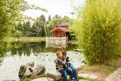 Family fun in the Berlin attraction Gardens of the World Visit with children to the Gardens of the World in Berlin