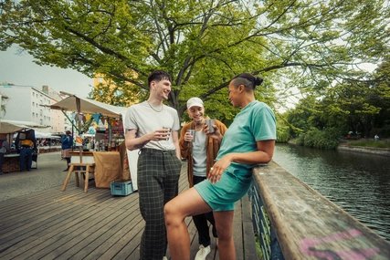 Young people on the Maybachufer Kiezkampagne Neukölln