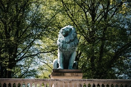 der Flensburger Löwe an der Wannsee-Babelsberg Route