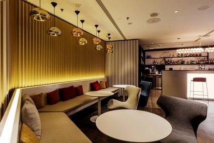 15-Min-Stadt-Hotel_NH_Collection_Berlin_Friedrichstrasse_hotel_bar 15-Min-Stadt-Hotel_NH_Collection_Berlin_Friedrichstrasse_hotel_bar