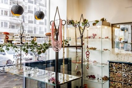 Interior of the Perlenbar with Jewellery in Charlottenburg Interior of the Perlenbar with glass showcases, necklaces and earrings