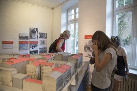 In der Ausstellung "Geschichte wird gemacht" In der Ausstellung "Geschichte wird gemacht"