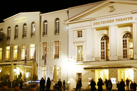 Deutsches Theater Berlin am Abend