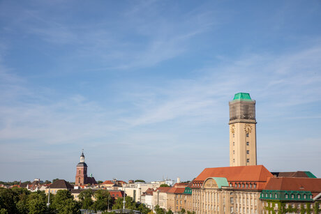 Blick auf die Altstadt Spandau mit Rathaus Spandau und Nikolaikirche
