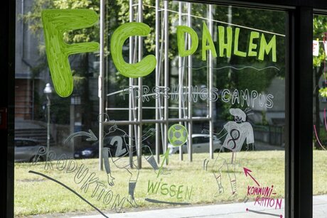 Veranstaltung des Forschungscampus Dahlem im Foyer in der Lansstraße 8