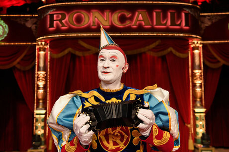 Circus Theater Roncalli -  Weissclown Gensi 2018