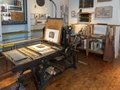 Im Ausstellungsbereich „Drucken von Bildern“ ist die komplette Werkstatt des Steindruckmeisters Dietmar Liebsch zu sehen. Die Steindruckpresse der Fa. Erasmus Sutter aus Berlin (1875) wird regelmäßig vorgeführt. Im Ausstellungsbereich „Drucken von Bildern“ ist die komplette Werkstatt des Steindruckmeisters Dietmar Liebsch zu sehen. Die Steindruckpresse der Fa. Erasmus Sutter aus Berlin (1875) wird regelmäßig vorgeführt.