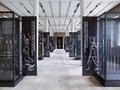 Saal 306, Bronzezeit-Saal mit Blick zum Goldhut Saal 306, Bronzezeit-Saal mit Blick zum Goldhut