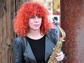 Die Saxophonistin Tina Tandler