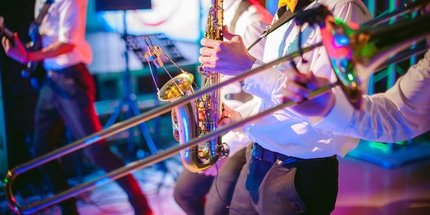 Actuación musical de una banda Actuación musical de una banda