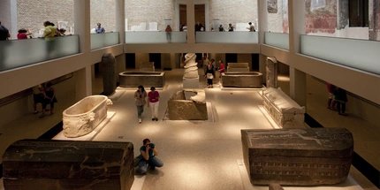 Neues Museum: Egyptian hall Neues Museum in Berlin: Egyptian hall