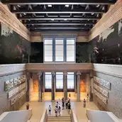 Blick in die Treppenhalle des Neuen Museums Blick in die Treppenhalle des Neuen Museums