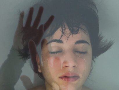 Gesicht unter Wasser