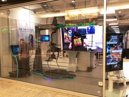 VR-Lounge Berlin: vista dalla vetrina
