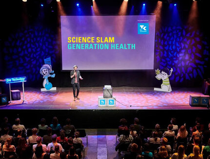 Vortragende beim SCIENCE SLAM »GENERATION HEALTH« auf der Bühne