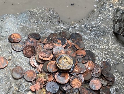 Münzfund bei der Grabung in San Casciano dei Bagni Münzfund bei der Grabung in San Casciano dei Bagni