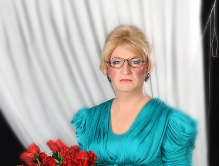 Ades Zabel als Edith Schröder Ades Zabel als Edith Schröder