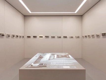 Inhaftiert in Hohenschönhausen, Prolog der Ausstellung © Luise Wagener Inhaftiert in Hohenschönhausen, Prolog der Ausstellung © Luise Wagener