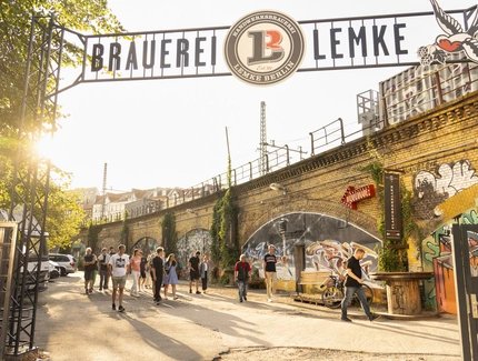 Das Eingangstor zum Brauereigelände Das Eingangstor zum Brauereigelände