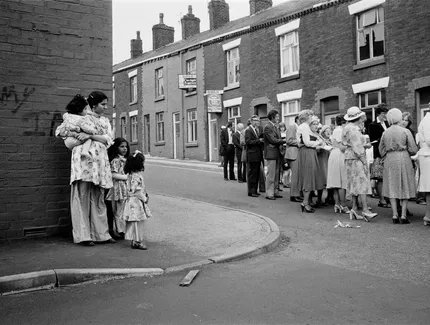 f3_MartinParr-EarlyWorks_St Peters Walks-Bolton- Greater Manchester-England_1979 f3_MartinParr-EarlyWorks_St Peters Walks-Bolton- Greater Manchester-England_1979