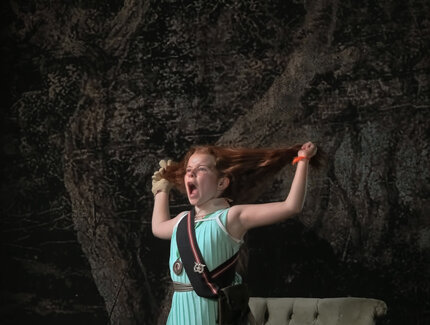 Joanna Dudley, WE WILL SLAM YOU WITH OUR WINGS (Tabatha Howard), 2022, photo: Dudley Meyburgh