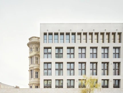 Ostfassade und Eckrondell Ostfassade und Eckrondell