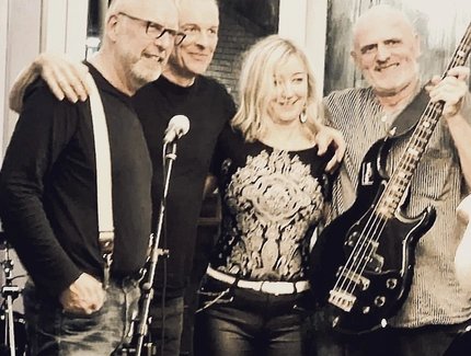 Rock into the sunset with pris'n break! Rock into the sunset with pris'n break!