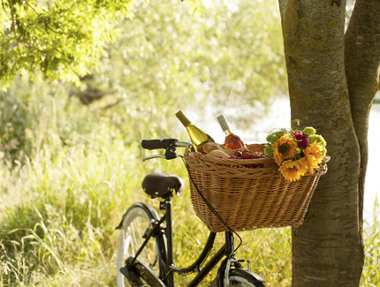 Fahrrad mit Picknickkorb