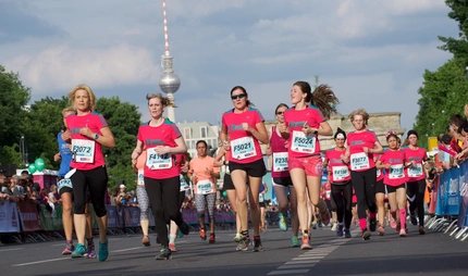 Berliner Frauenlauf - 2016 Auf der Zielgeraden Berliner Frauenlauf - 2016 Auf der Zielgeraden