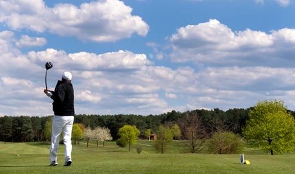 Auf dem Golfplatz Golfen in Berlin
