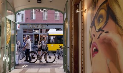 Hackescher Markt in Berlin Mitte Entrance to the Rosenhöfe at Hackescher Markt in Berlin