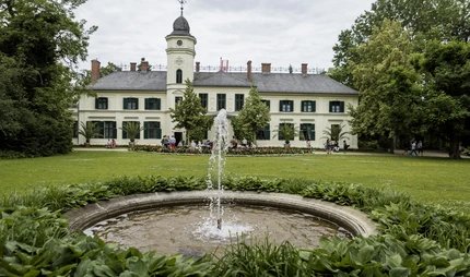 Schloss und Gutshof Britz