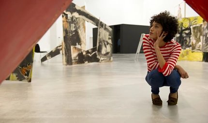 Young woman in the Vedova exhibition at the Berlinische Galerie Young woman in the Vedova exhibition at the Berlinische Galerie