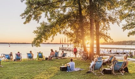 Beach Bistro at Müggelsee - die Borkenbude Relaxed atmosphere on deckchairs on Berlin\