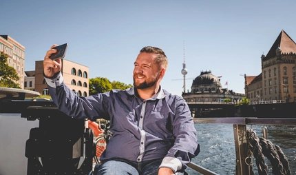 Accessible on the Road in Berlin: Sightseeing for the Walking, Hearing and Visually Impaired Accessible on the Road in Berlin: Sightseeing for the Walking, Hearing and Visually Impaired